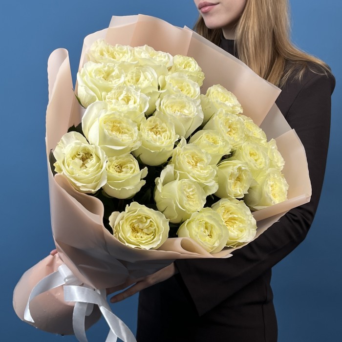 25 роз Белая Майра Вайт 60 см