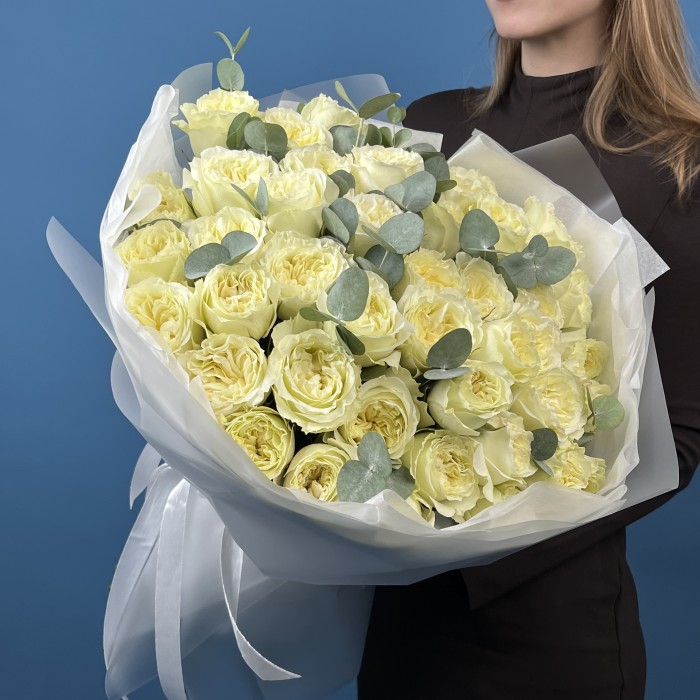 51 роза Белая Майра Вайт 60 см