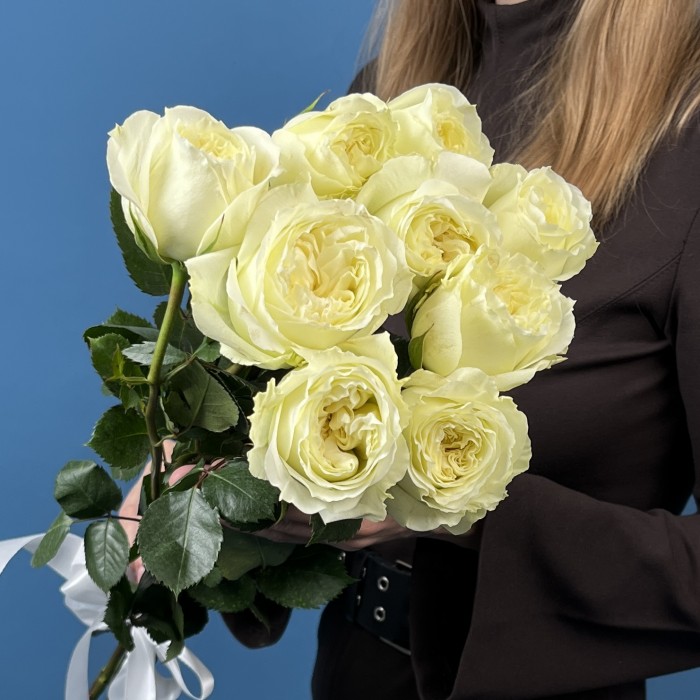 9 роз Белая Майра Вайт 60 см