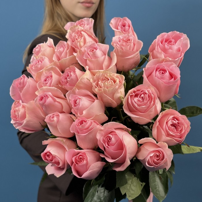 25 розовых роз Лучиано 60 см
