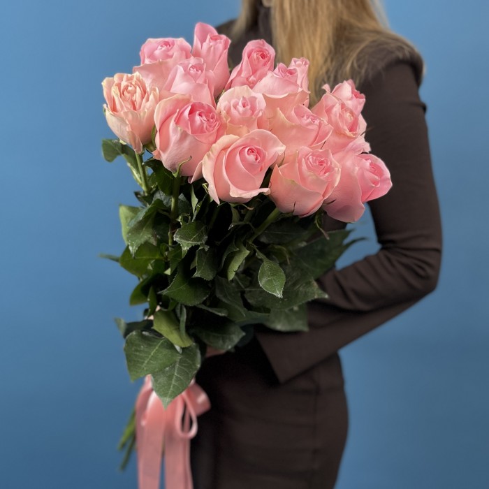 15 розовых роз Лучиано 60 см