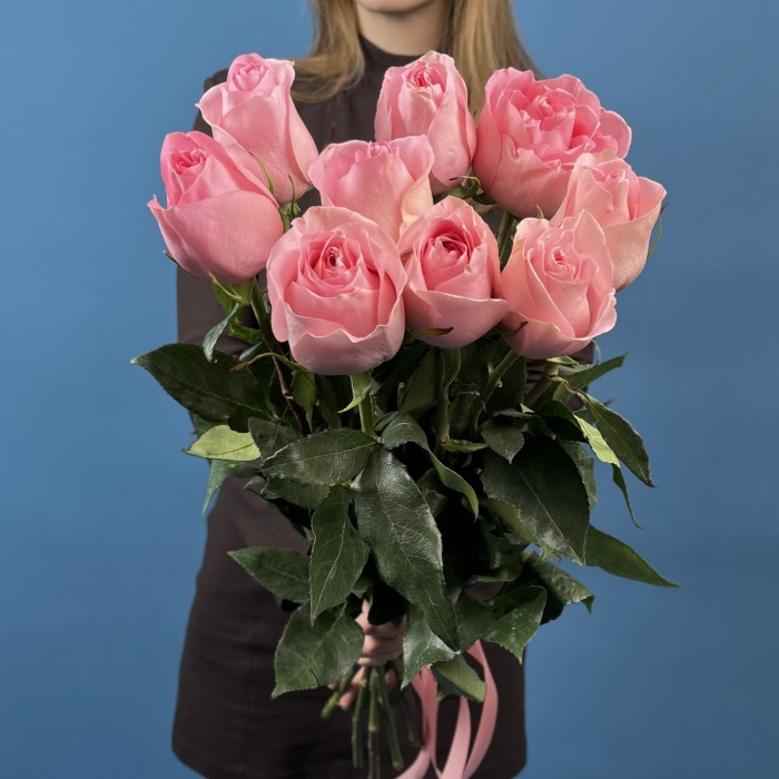 9 розовых роз Лучиано 60 см