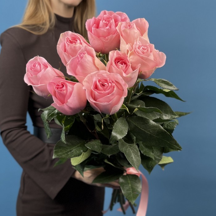 9 розовых роз Лучиано 60 см