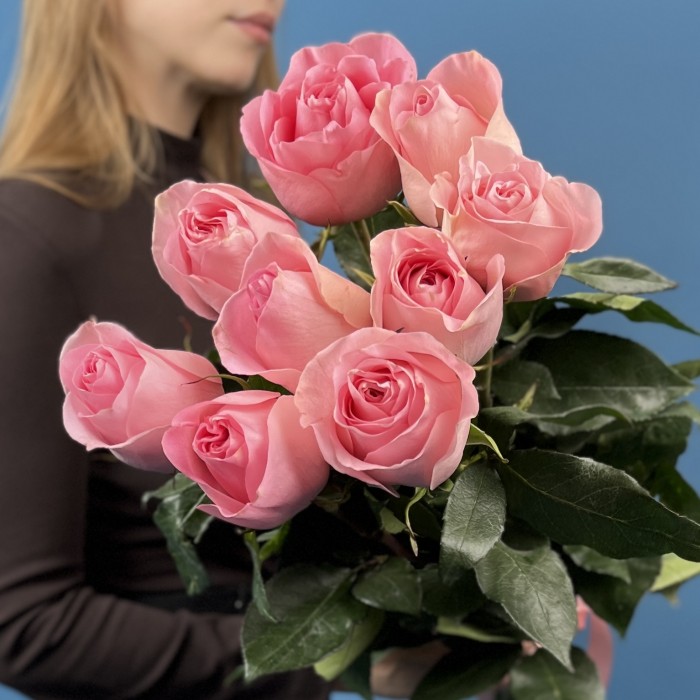 9 розовых роз Лучиано 60 см