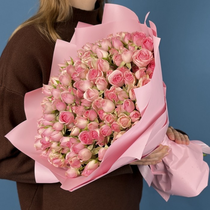 51 кустовая розовая роза Динара 40 см