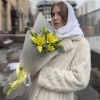 3 желтые лилии с эвкалиптом