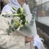 Белая лилия с эвкалиптом