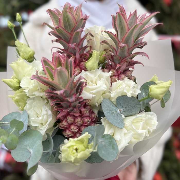 Интерьерный букет Ананасы и Эустома