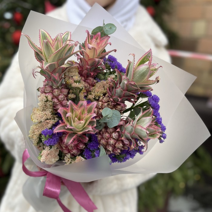 Интерьерный букет Ананасы и Статица