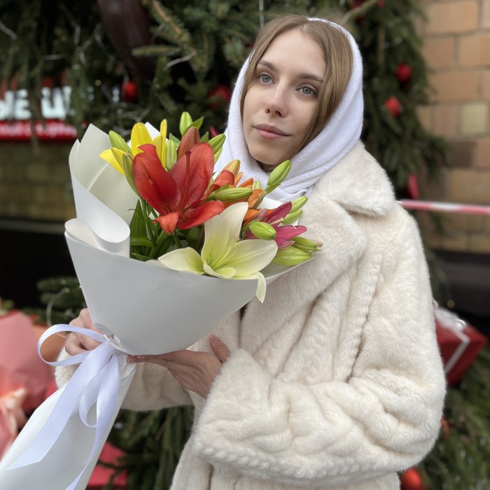 Микс из 5 Азиатских Лилий