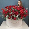 101 красный ранункулюс в большой коробке