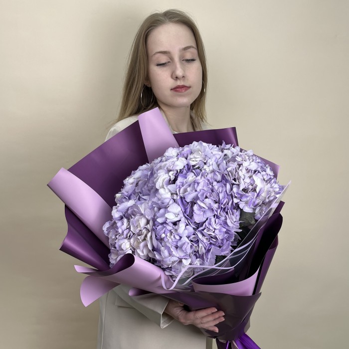 9 лавандовых гортензий