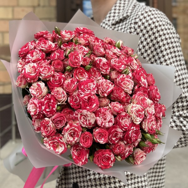 25 кустовых роз Файрворкс 40 см