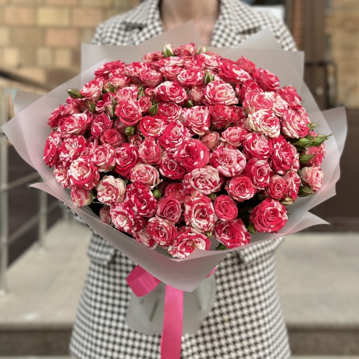 25 кустовых роз Файрворкс 40 см