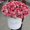 25 кустовых роз Файрворкс в коробке
