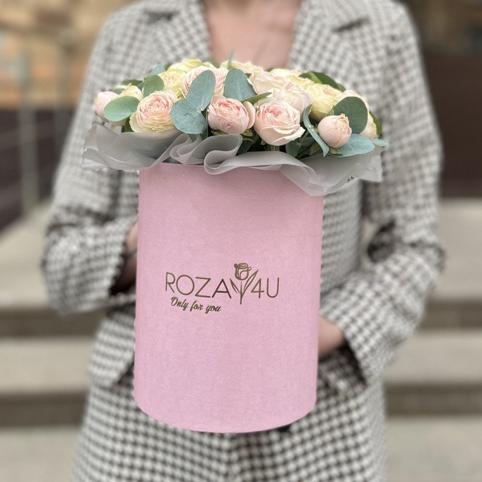 7 кустовых пионовидных роз Свит Джелатто в коробке