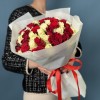 51 белая и красная роза на Оловянную свадьбу