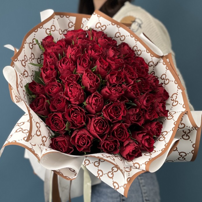 51 красная Роза на Золотую свадьбу