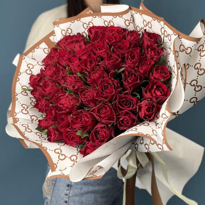 51 красная Роза на Золотую свадьбу