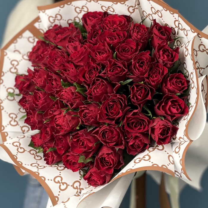 51 красная Роза на Золотую свадьбу