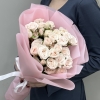 7 кустовых роз Роял Порцелина 50 см