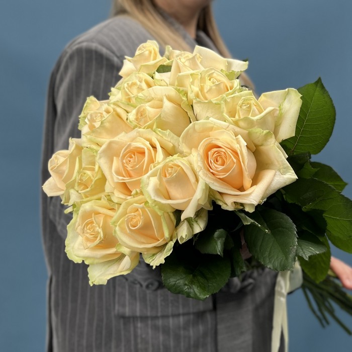 15 роз пич Аваланш 60 см