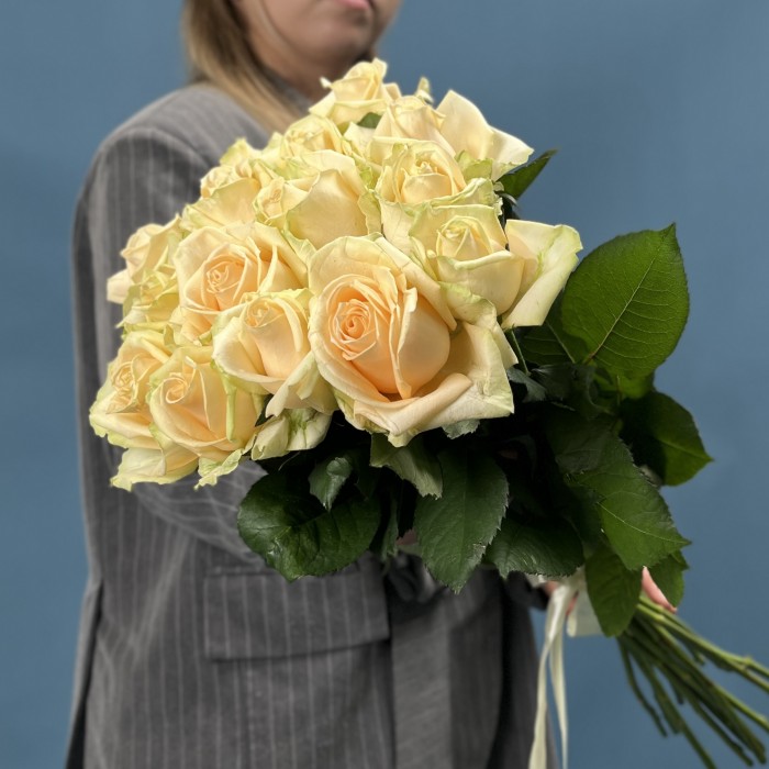 15 роз пич Аваланш 60 см