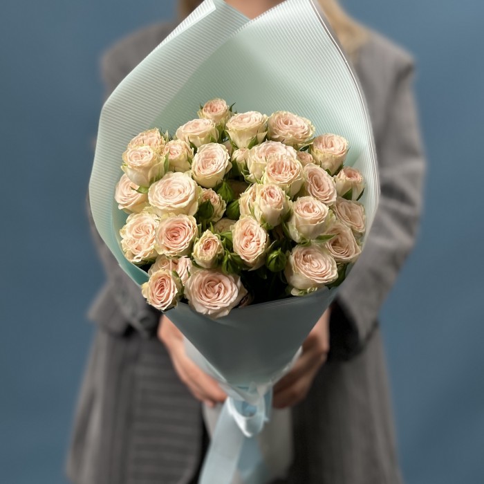 7 кустовых кремовых роз Рослин 40 см