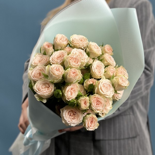 7 кустовых кремовых роз Рослин 40 см