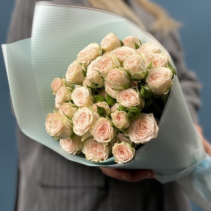 7 кустовых кремовых роз Рослин 40 см