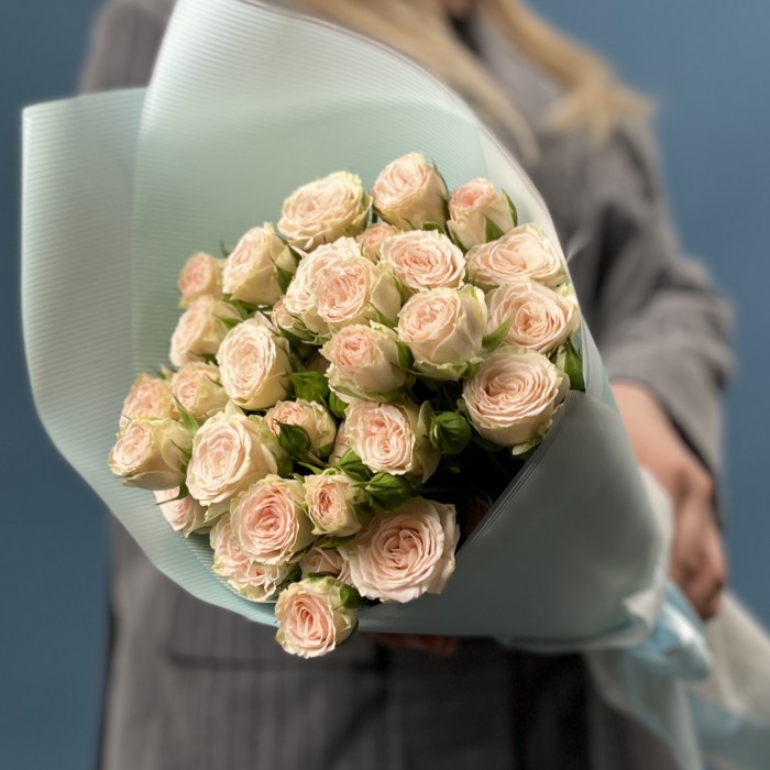 7 кустовых кремовых роз Рослин 40 см