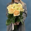 7 персиковых роз Пич Аваланш 60 см