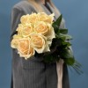 9 персиковых роз Пич Аваланш 60 см