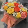 Яркая композиция в коробке