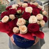 Розы в коробке Огненная нежность