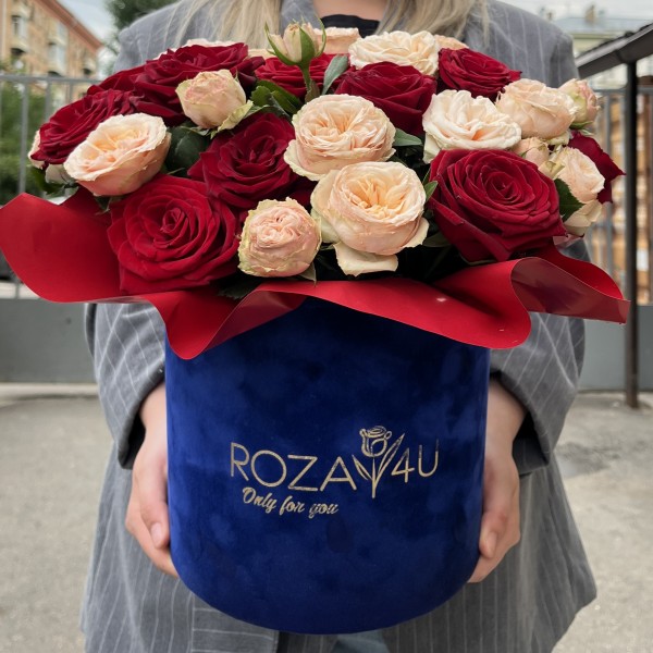 Розы в коробке Огненная нежность