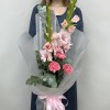 Букет с гладиолусами и розовой гвоздикой