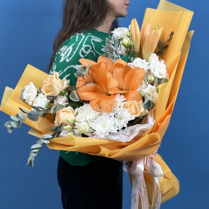 Букет маме на день рождения с лилиями