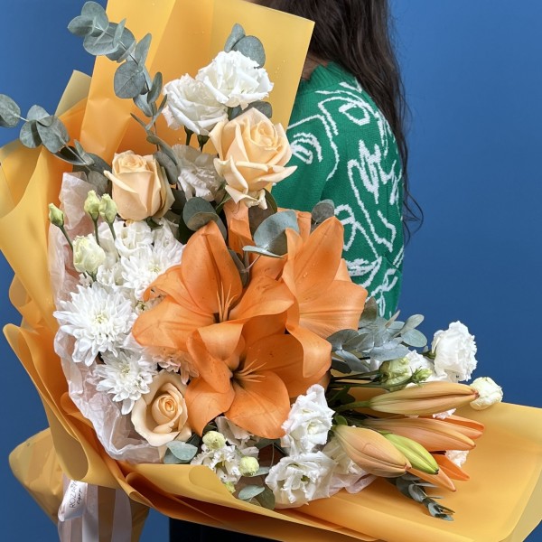 Букет маме на день рождения с лилиями