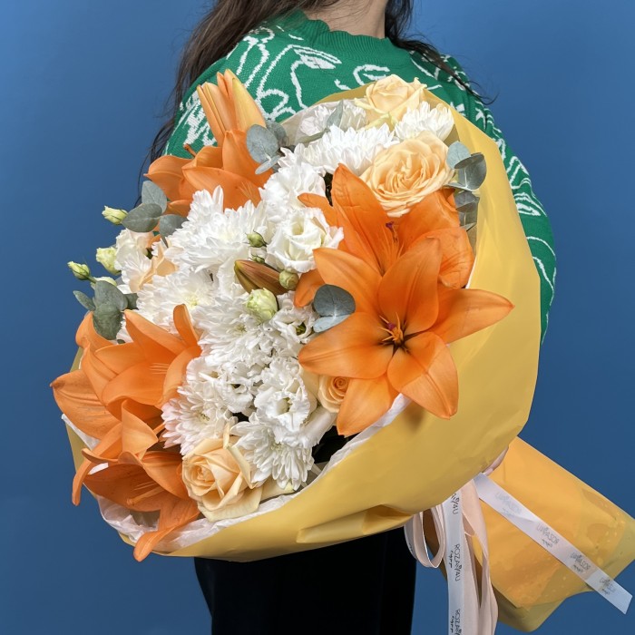 Букет на юбилей с лилиями