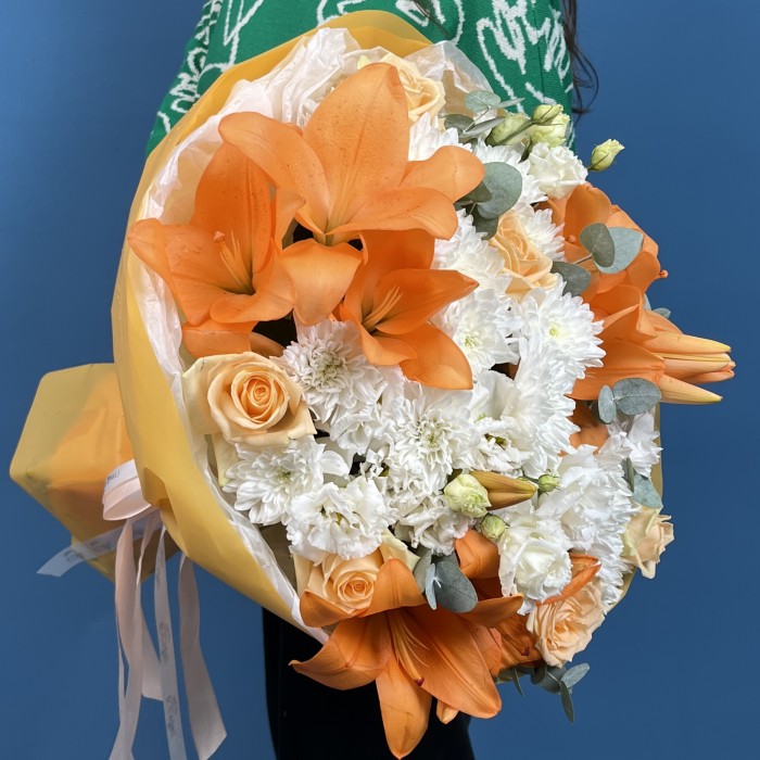 Букет на юбилей с лилиями