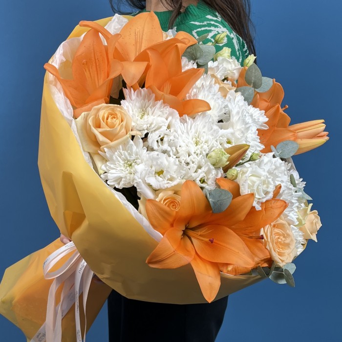 Букет на юбилей с лилиями