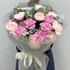17 нежных гвоздик с оксипеталумом