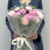 17 нежных гвоздик с оксипеталумом