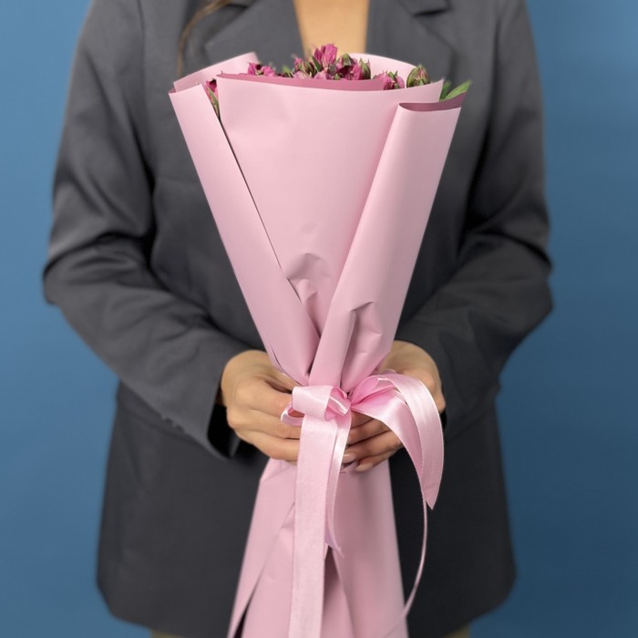 5 фиолетовых альстромерий