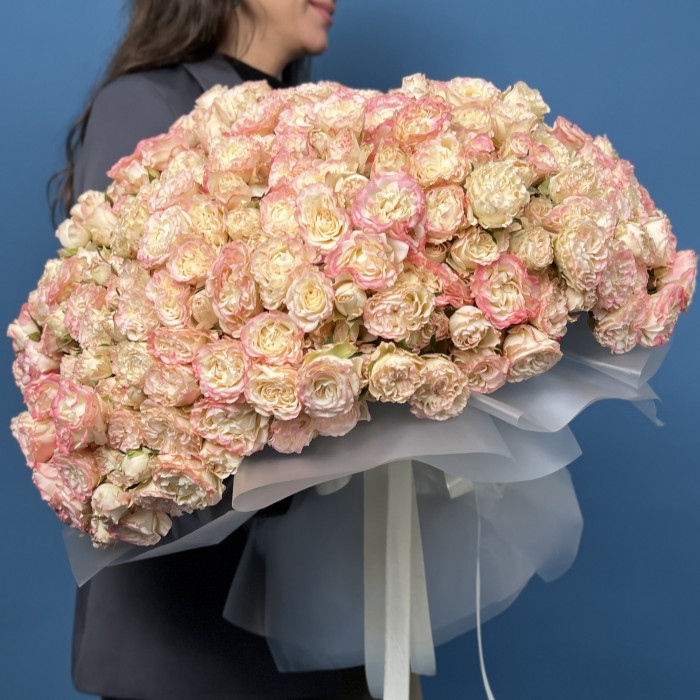 101 пионовидная роза Чарминг Флоу 40 см