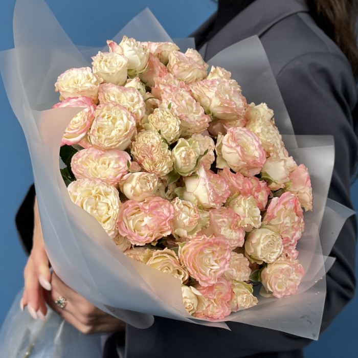 15 пионовидных роз Чарминг Флоу 40 см