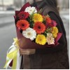 Огненный микс из 11 гербер с гринбелом
