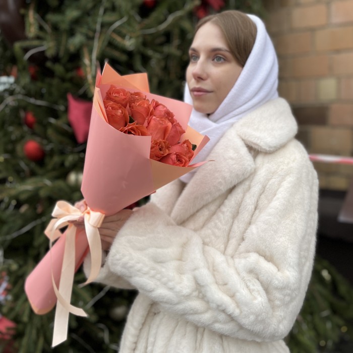 11 роз 50 см Корал Экспрешен