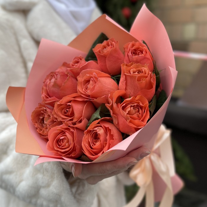 11 роз 50 см Корал Экспрешен